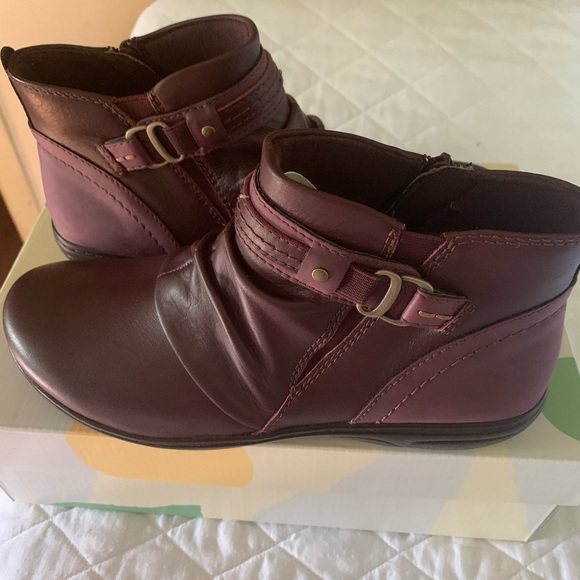 EARTH ORIGINS Super Cute Comfort Ankle Boot NIB - Picture 4 of 8